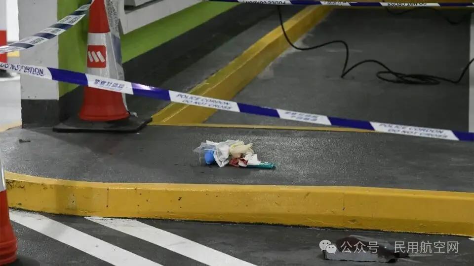 香港机场突发劫案：总重6公斤、价值700万港元金条被抢走！被抢男子遭多名歹徒持刀砍伤